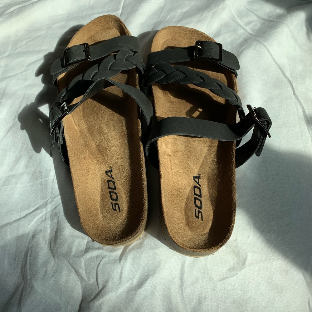 Sandals size 8 1/2